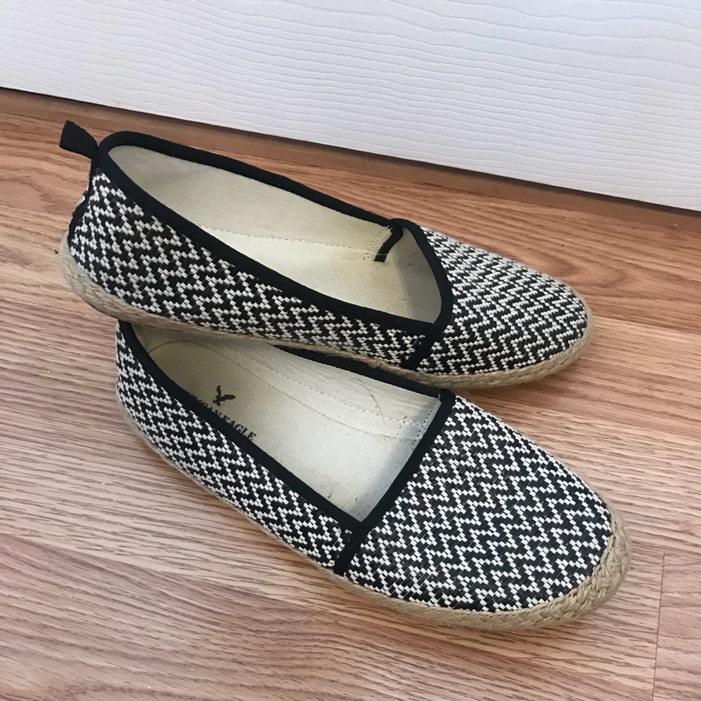 American Eagle slip on shoes